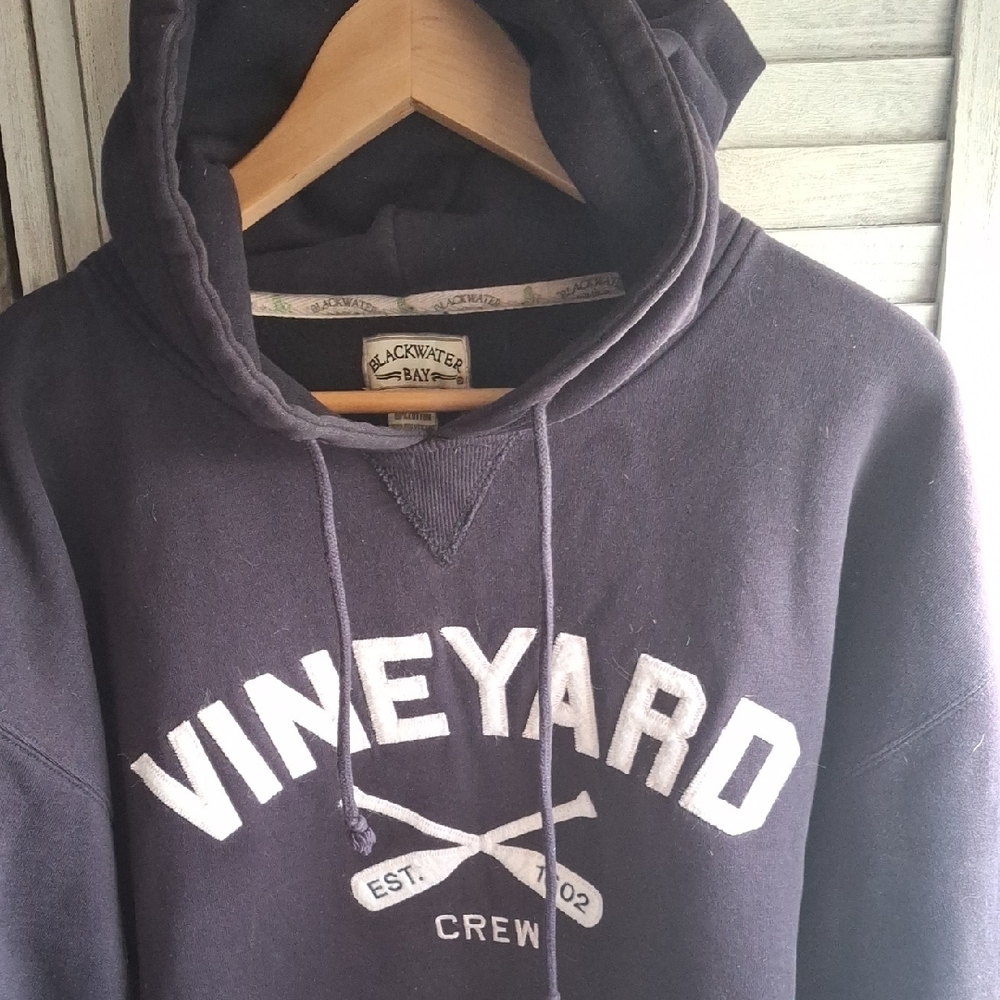 Black Sweatshirt Hoodie with Vineyard Logo